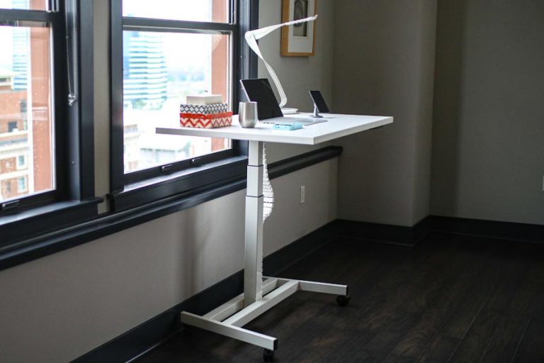 6 Best Standing Desks in NZ 2024